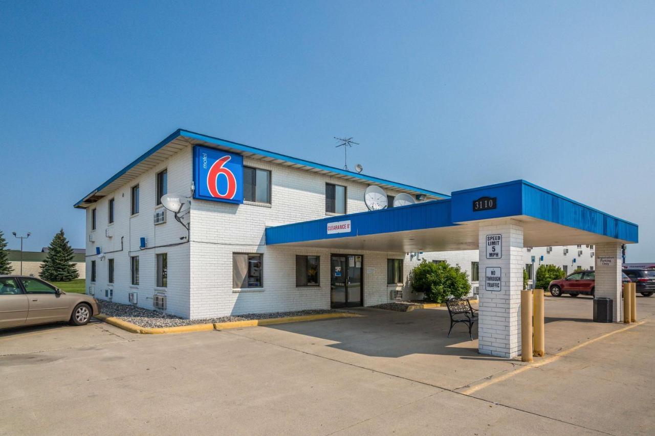 Motel 6-Fargo, Nd - South Exteriör bild